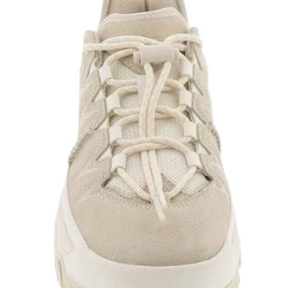 UGG CapTrail Low Light Beige Waterproof Suede Shoes Women’s 1161830 US Size 8.5 - Picture 2 of 5